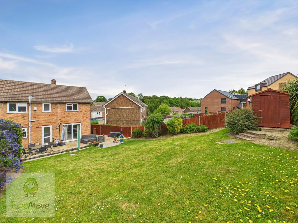 Bligh Way, Strood, Rochester, ME2 2XE 3 bed end of terrace house - £310,000