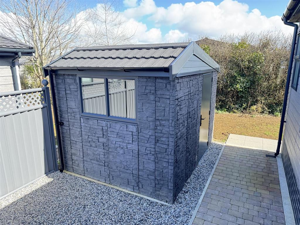 Side Shed