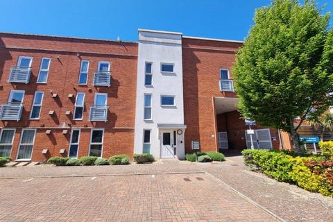 2 bedroom ground floor flat for sale