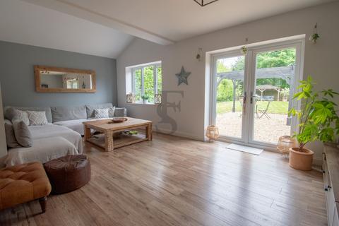 4 bedroom semi-detached house for sale, Church Lane, Stoughton