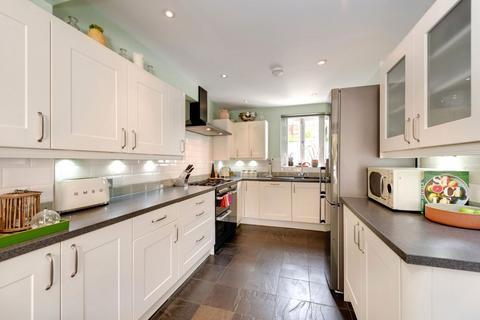 3 bedroom terraced house for sale, Acton Lane, London W4
