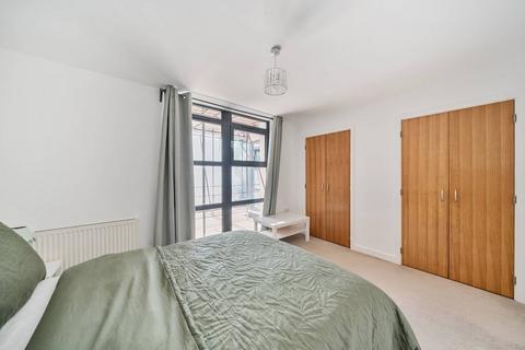 1 bedroom flat for sale, Scott Avenue, West Hill, London, SW15