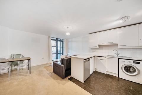 1 bedroom flat for sale, Scott Avenue, West Hill, London, SW15