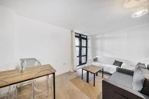 1 bedroom flat for sale, Scott Avenue, West Hill, London, SW15