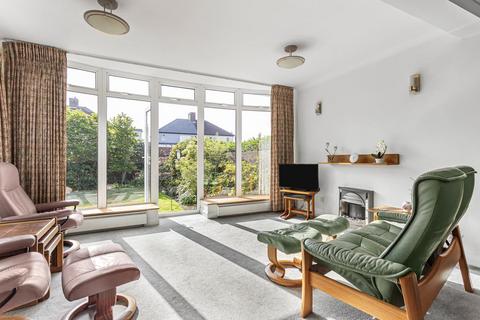5 Glasbrook Avenue, Twickenham, TW2 6AH