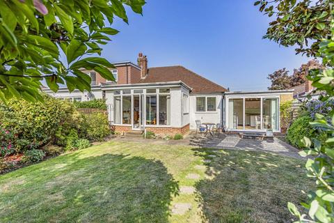 5 Glasbrook Avenue, Twickenham, TW2 6AH