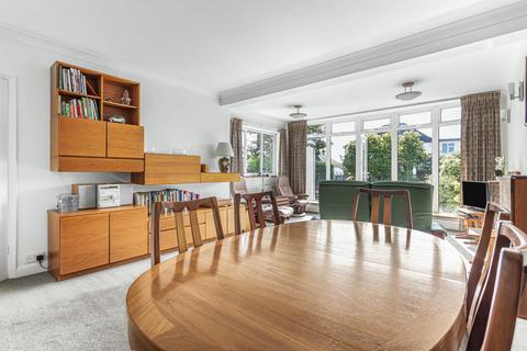 5 Glasbrook Avenue, Twickenham, TW2 6AH