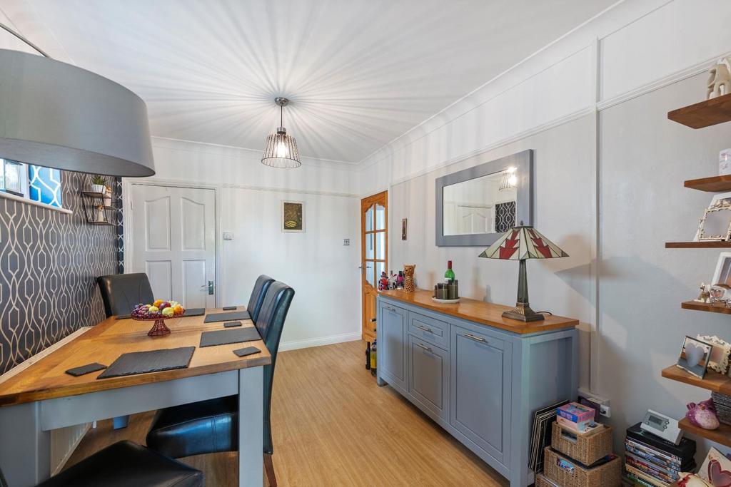 DINING ROOM 01.jpg