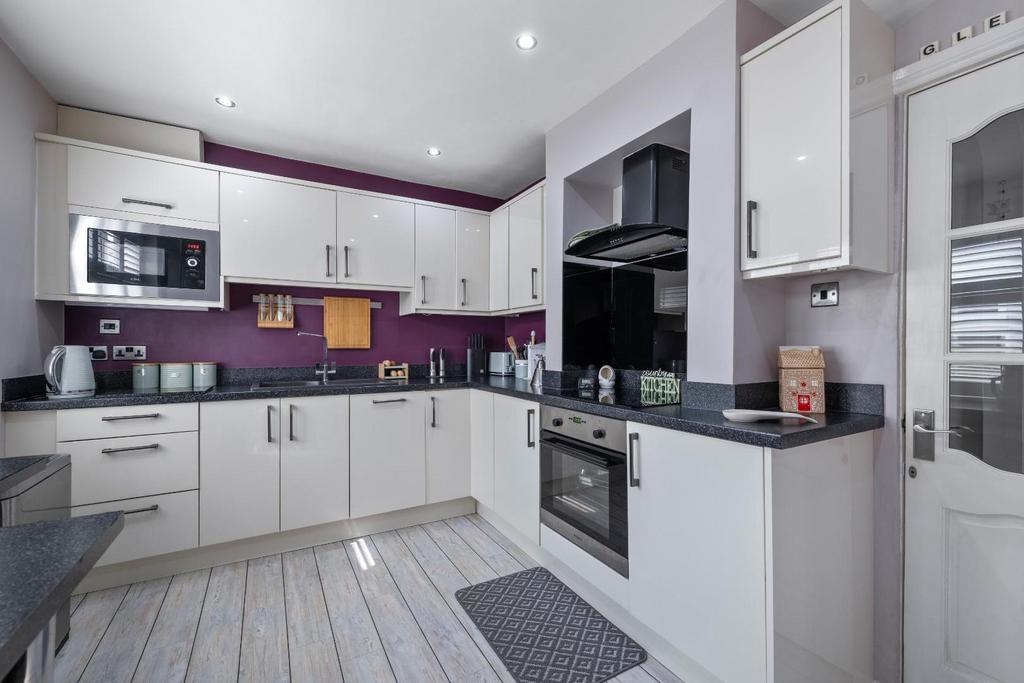 KITCHEN 01.jpg