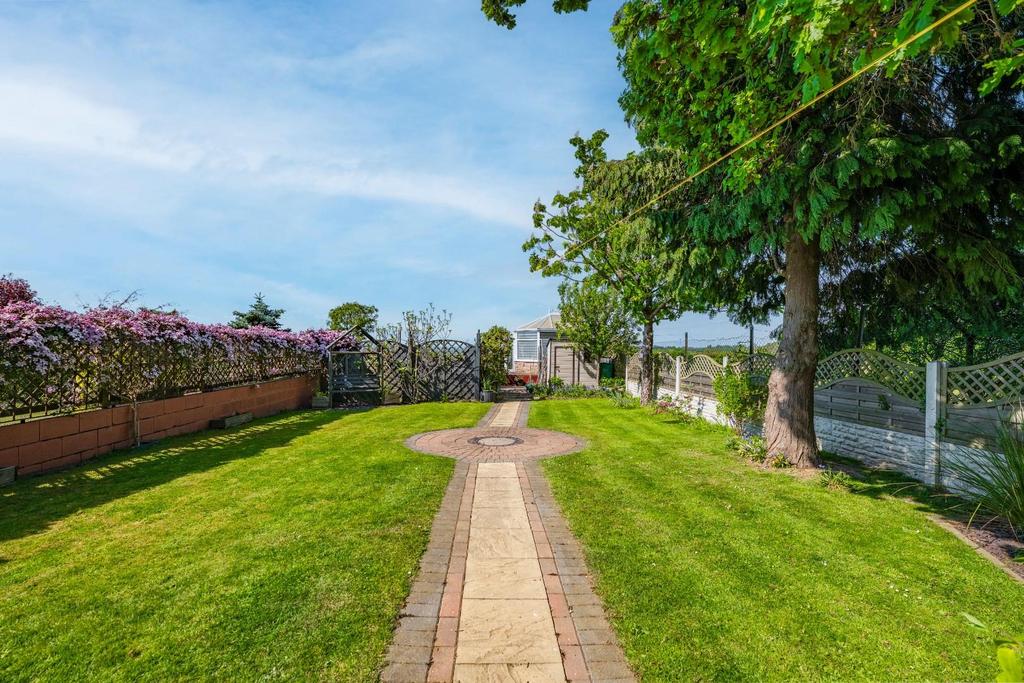 REAR GARDEN 06.jpg