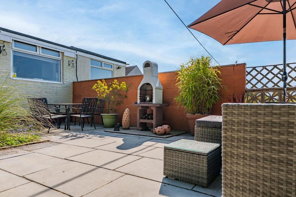 REAR GARDEN 07.jpg