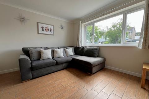 3 bedroom semi-detached house for sale, Merriemeade Close, Dibden Purlieu SO45