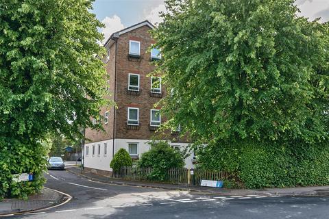 2 bedroom apartment for sale, Maplehurst Close, Kingston Upon Thames