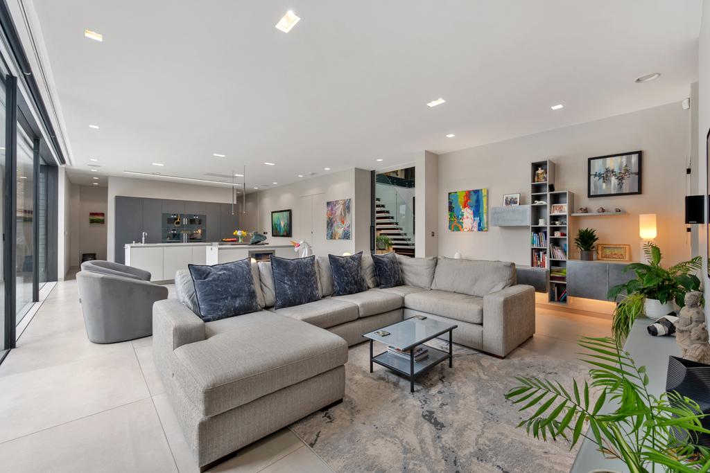 Living/Kitchen