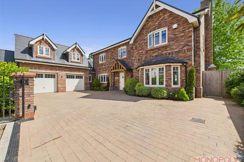 Willoughby House Berwyn View, Malpas, SY14 7FH
