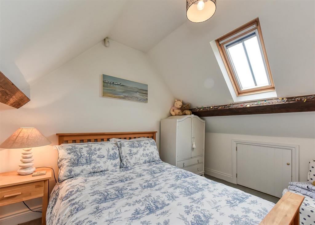 The Gatehouse-bed3b.jpg