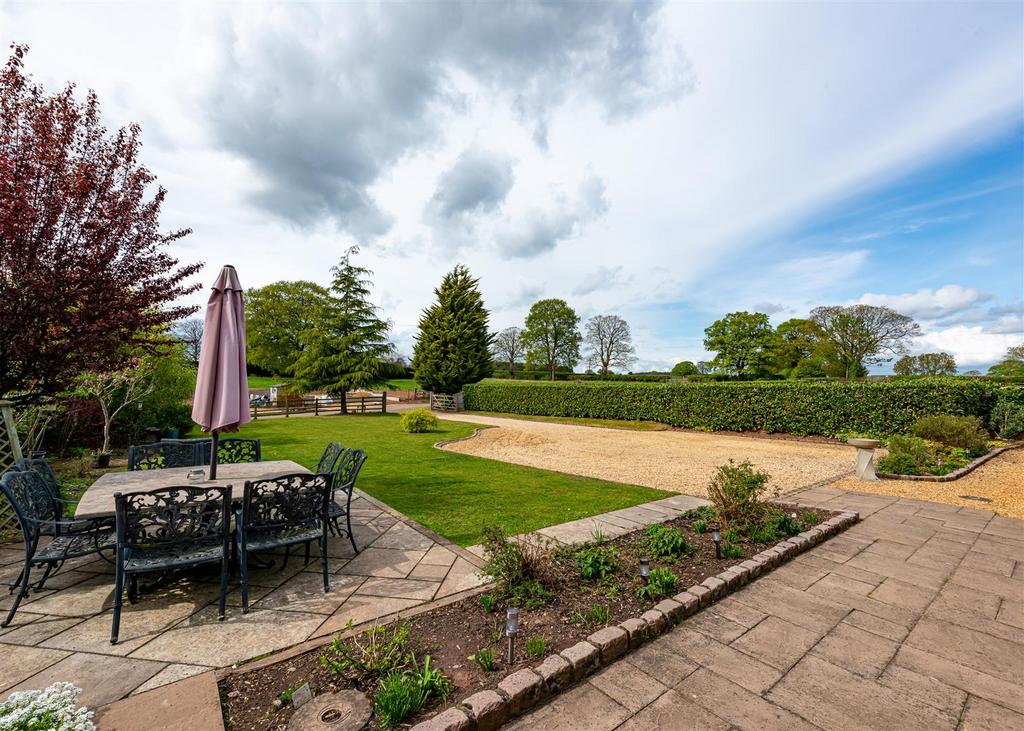 The Gatehouse-garden1.jpg