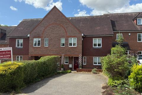 64 Aris Way, Buckingham, MK18 1FX