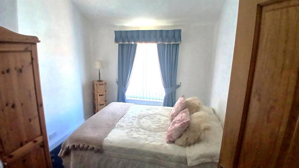 Bed 2.JPG