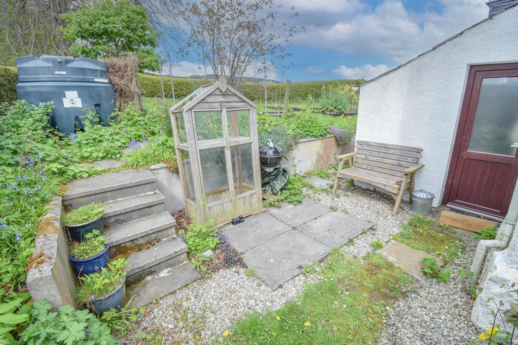 REAR GARDEN-2 EDIT.jpg