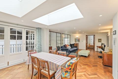 3 bedroom flat for sale, Wimpole Street, Marylebone Village, London W1