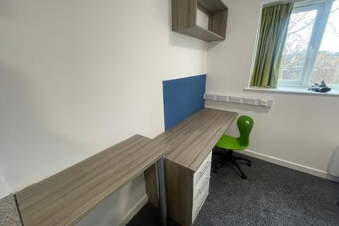 Studio to rent, Bridge Road, Birmingham, B8