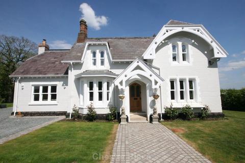 3 bedroom detached house to rent, Croughton Road, Chester CH2