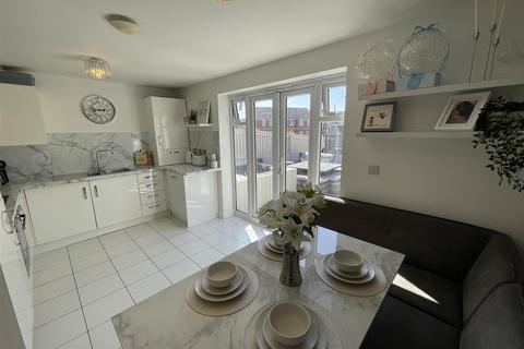 14 Barlby Drive, Darlington, DL3 0QD