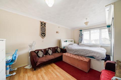 undefined, Chadwell Heath Lane, Romford RM6