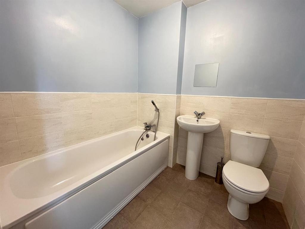 Family Bathroom.jpeg