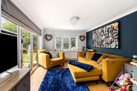 Cherry Trees Worthing Road, Horsham, RH13 9AT