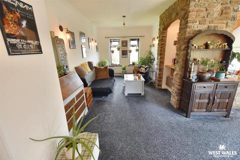 4 bedroom detached bungalow for sale, Simpson Cross