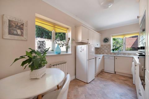 6 Weir Gardens, Pershore, WR10 1DX