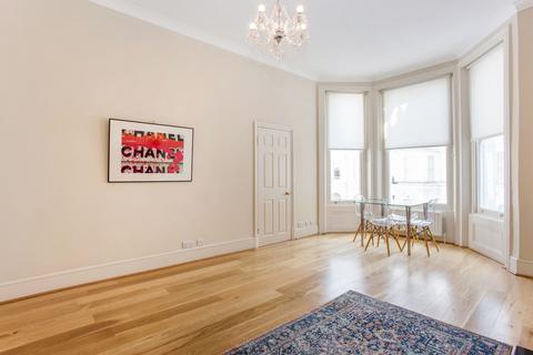 2 bedroom flat to rent, Strathmore Gardens, London, W8