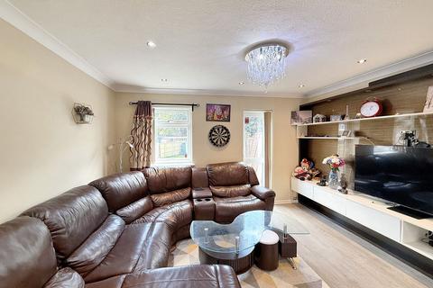 1 Thorn Close, Bromley, BR2 8DH
