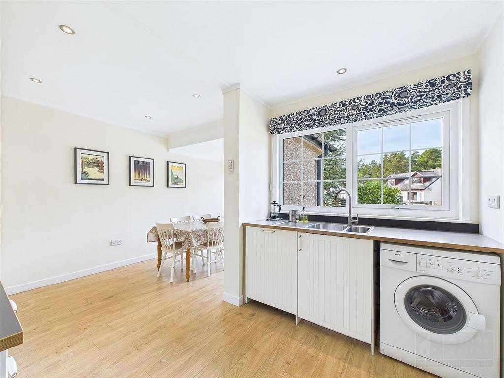 Kitchen / Dining