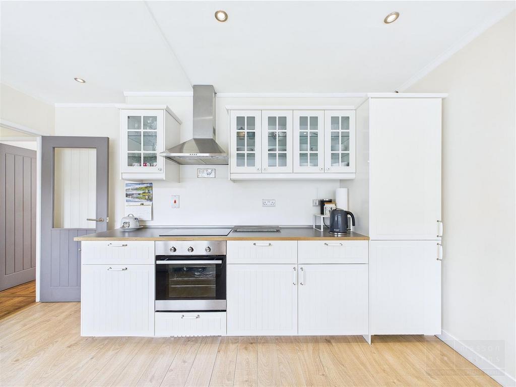 Kitchen / Dining