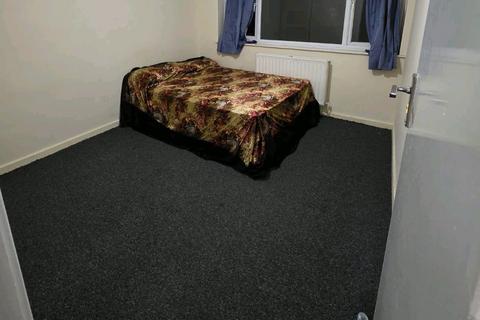 1 bedroom in a house share to rent, Bevan Avenue, Barking IG11
