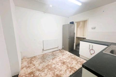 1 bedroom in a house share to rent, Bevan Avenue, Barking IG11