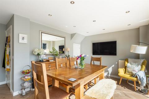 11 Arlescote Close, Hatton Park, Warwick, CV35 7TX