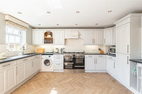 11 Arlescote Close, Hatton Park, Warwick, CV35 7TX