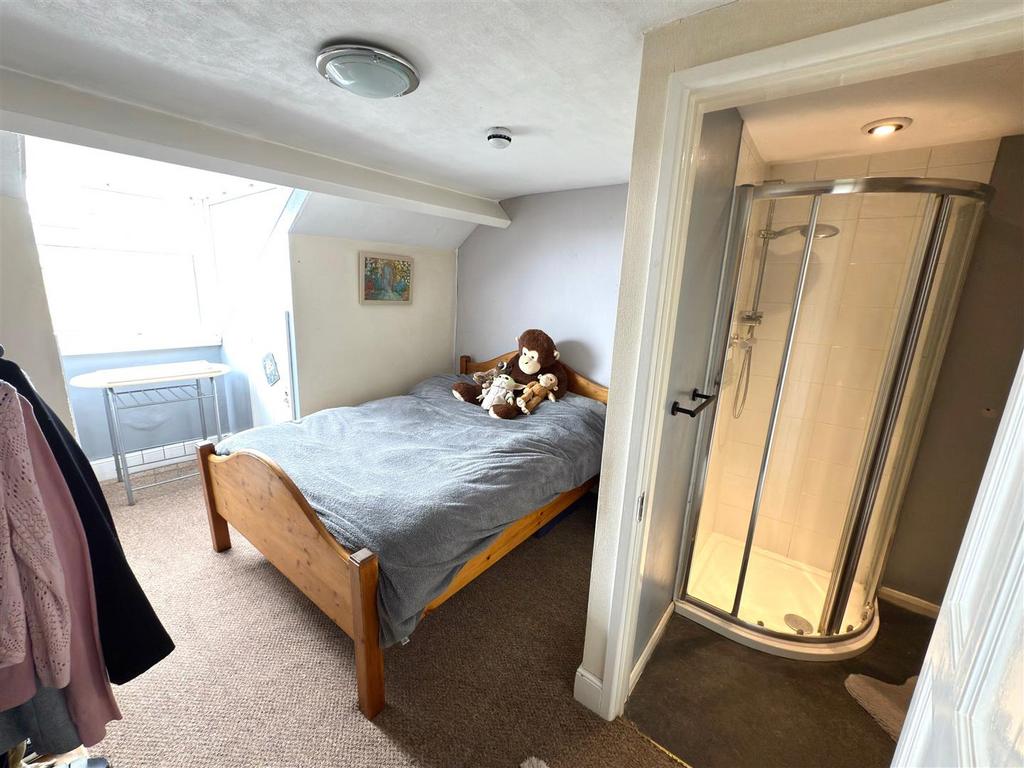Bedroom 6 Area.jpg