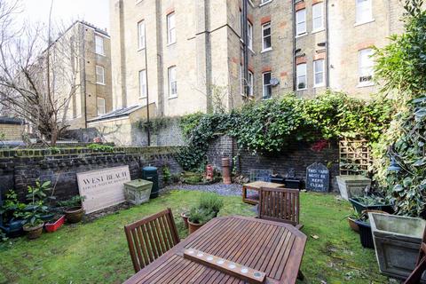 2 bedroom flat to rent, Saltoun Road, Brixton, London, SW2