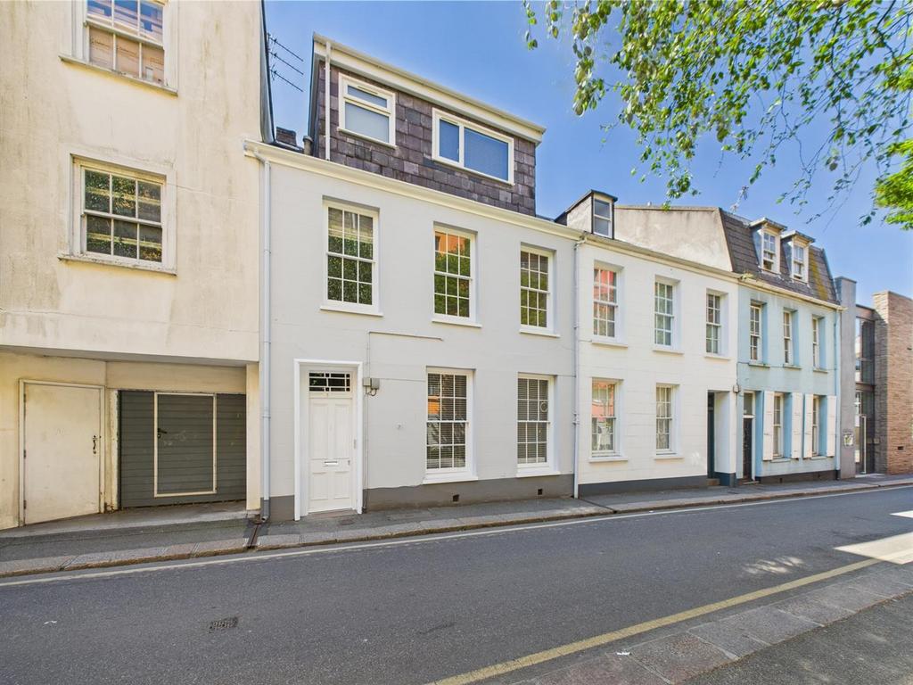 CAM04392 G0-PR0074-STILL009.jpg