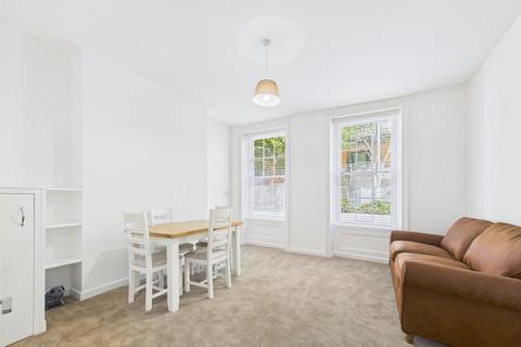 1 bedroom apartment for sale, Fabulous 1 bedroom with secure courtyard and storage units