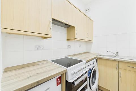 1 bedroom apartment for sale, Fabulous 1 bedroom with secure courtyard and storage units