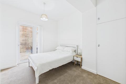 1 bedroom apartment for sale, Fabulous 1 bedroom with secure courtyard and storage units