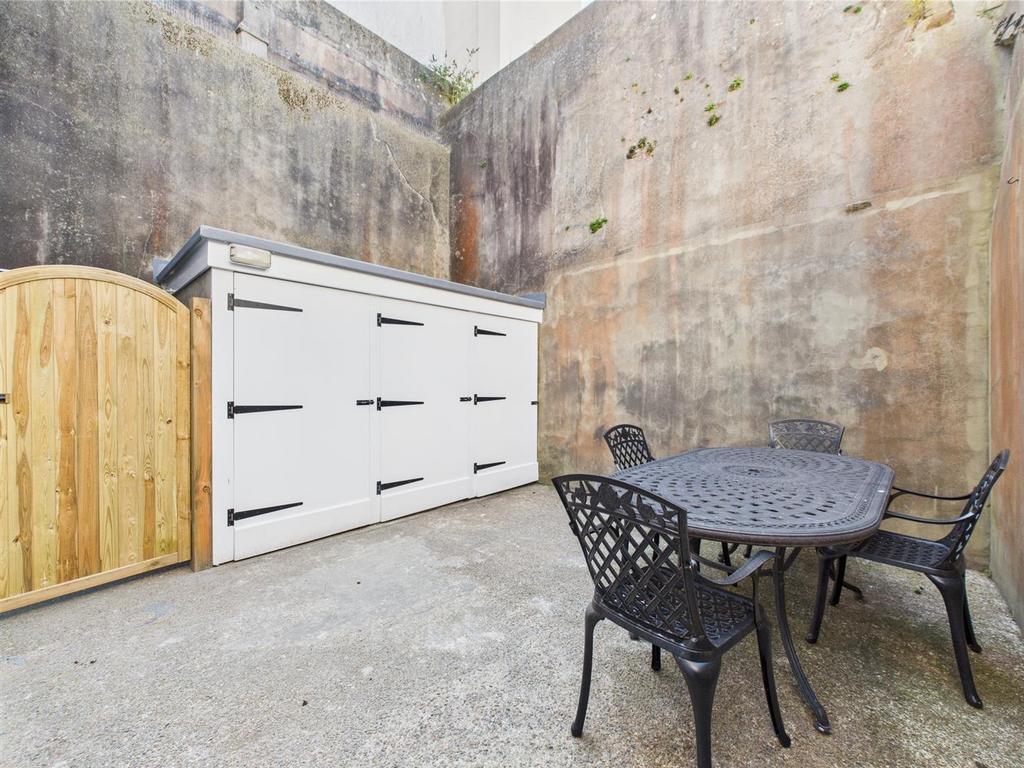 CAM04392 G0-PR0074-STILL006.jpg