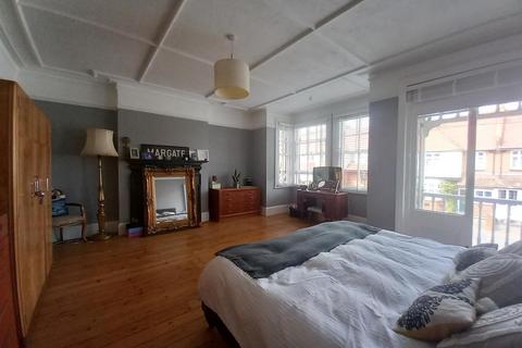 5 bedroom semi-detached house to rent, Pierremont Avenue, Broadstairs