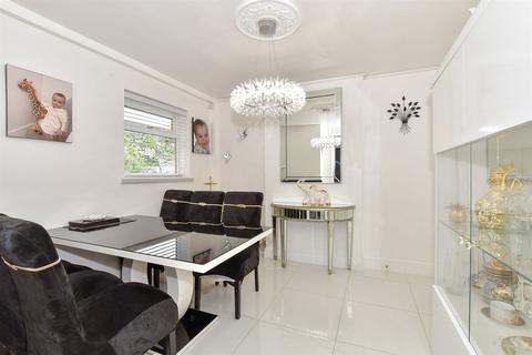 3 bedroom semi-detached house for sale, Southlands Avenue, Horley RH6